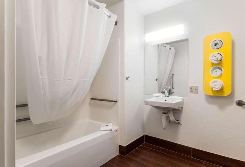 장애인을 위한 스탠다드 룸, Motel 6 Wilkes Barre Arena