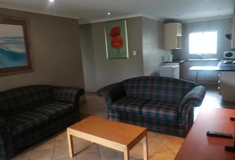 דירת שלושה חדרים, Airport Lodge Guest House