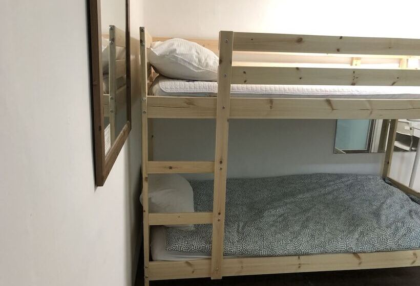 Номер Стандарт, Hostel Metro
