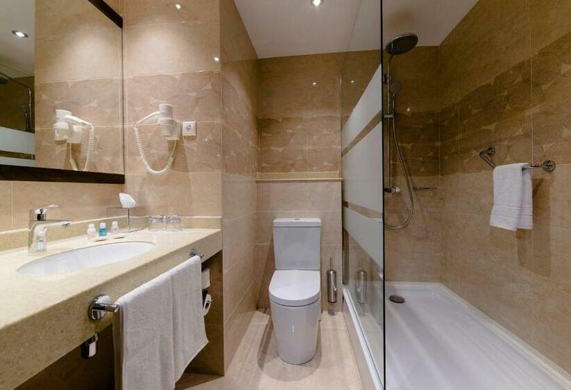 اتاق اجرایی با تخت بزرگ, Holiday Inn Aktau, An Ihg