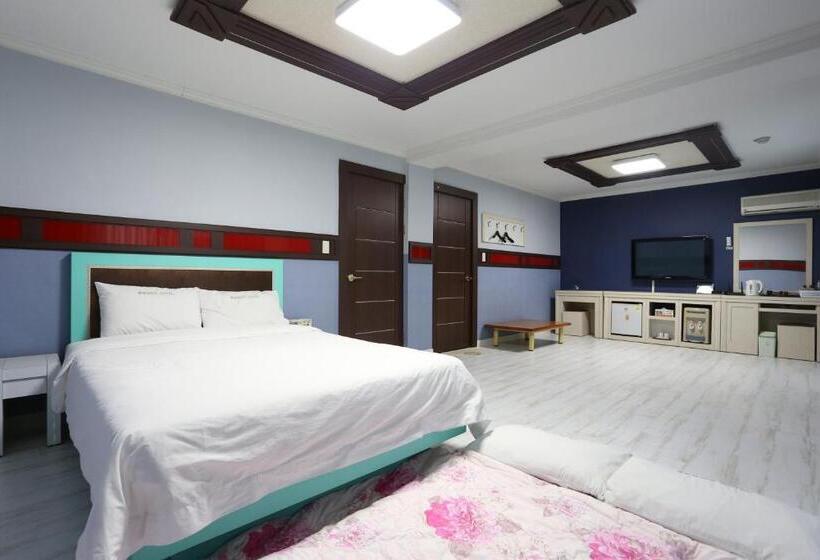 Семейный Номер, Paradaise Motel