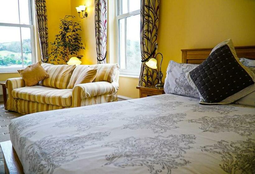 Номер Стандарт, Wildercombe House