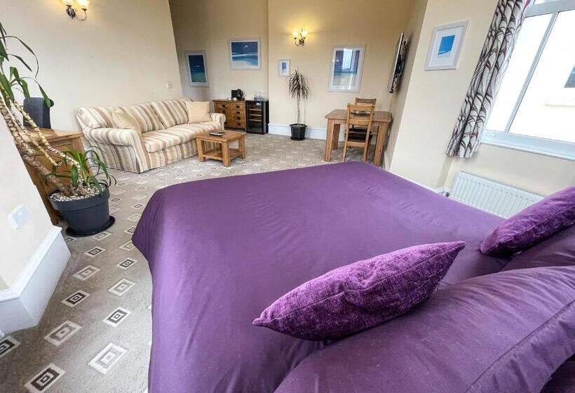 Люкс Вид на Море, Wildercombe House