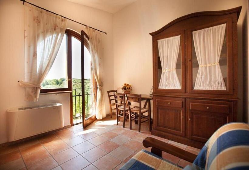 Апартаменты 1 Спальня Вид на Сад, Agriturismo La Vecchia Fattoria