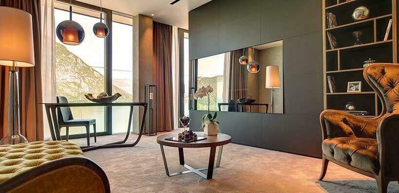 スイート, Grand Hotel Campione