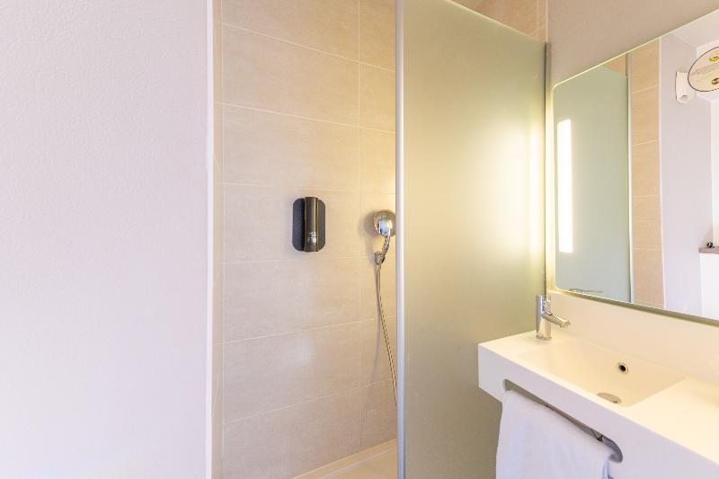 Четырехместный Номер Стандарт, B&b Hotel Lieusaint Carré Sénart
