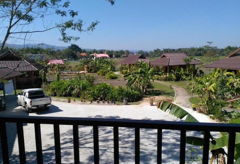 اتاق استاندارد با چشم‌انداز کوهستان, Country Retreat