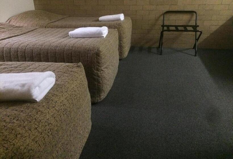 패밀리 아파트, Alexander Motor Inn