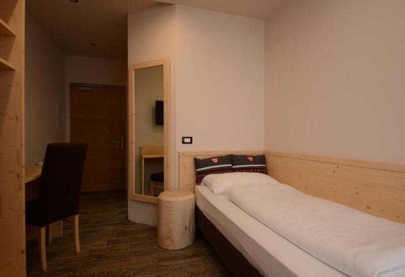 标准三人间, Park Hotel Avisio