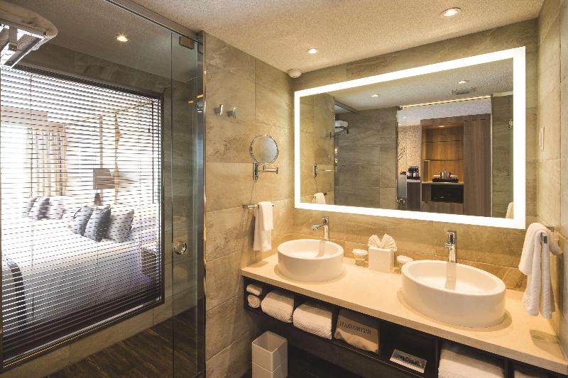 اتاق استاندارد با بالکن, Hilton At Resorts World Bimini