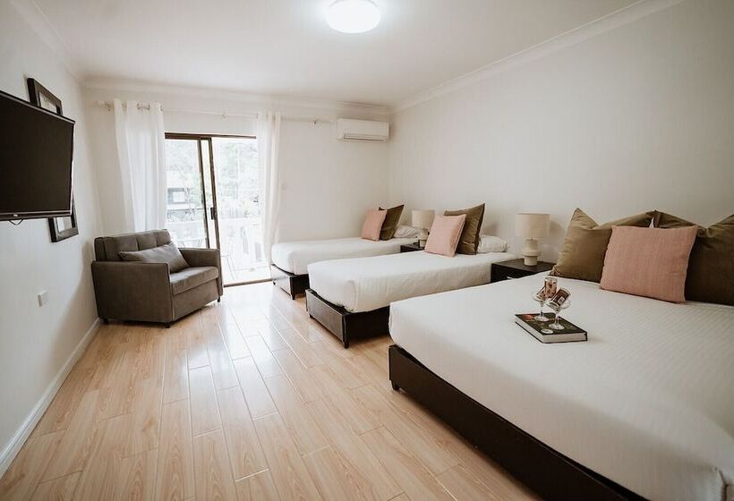 패밀리 룸, The Lodge Jamberoo