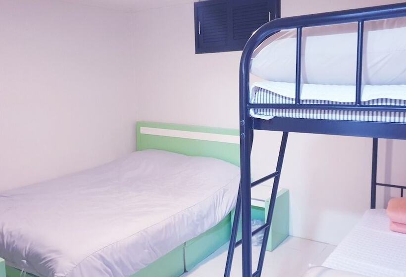 اتاق استاندارد سه نفره, Oppa Hostel Sinchon Hongdae
