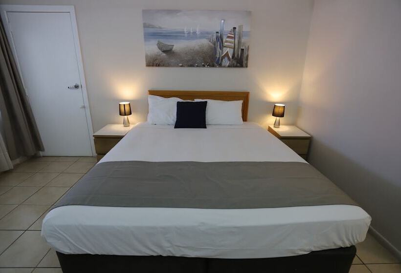 Студия Deluxe, Tropic Coast Motel