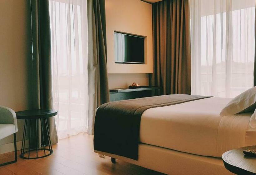 سوییت با چشم‌انداز کوه, Pedras Do Mar Resort & Spa