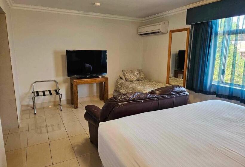 디럭스 패밀리 룸, Point Samson Resort
