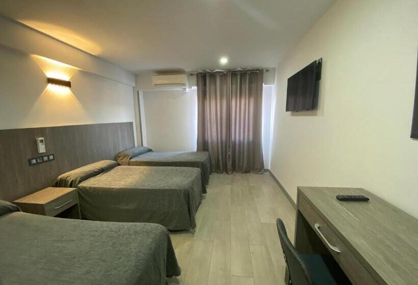 Номер Стандарт Трехместный, Hostal Goyma Iii