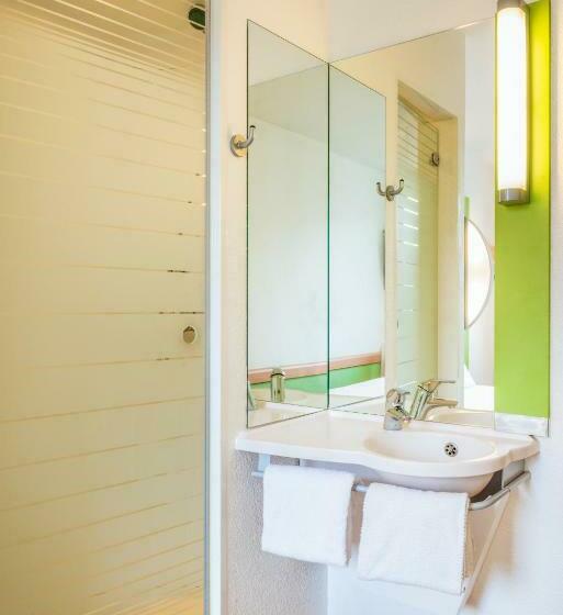 Номер Стандарт Трехместный, Ibis Budget Courbevoie Paris La Défense