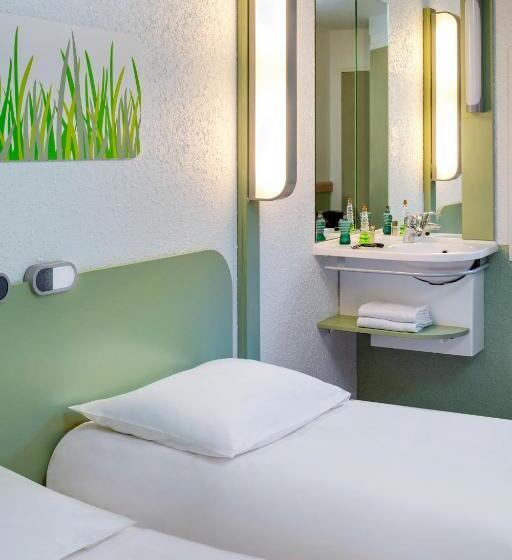 Номер Стандарт, Ibis Budget Courbevoie Paris La Défense
