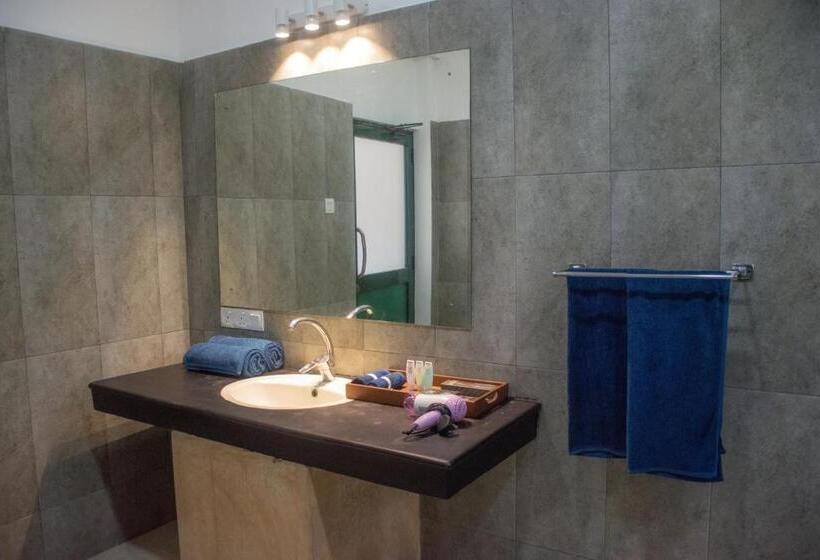 سوییت جونیور, Nice Place Resort