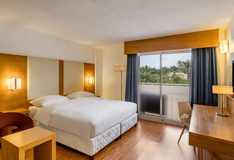 اتاق سوپریور با چشم‌انداز استخر, Park Inn By Radisson Abeokuta
