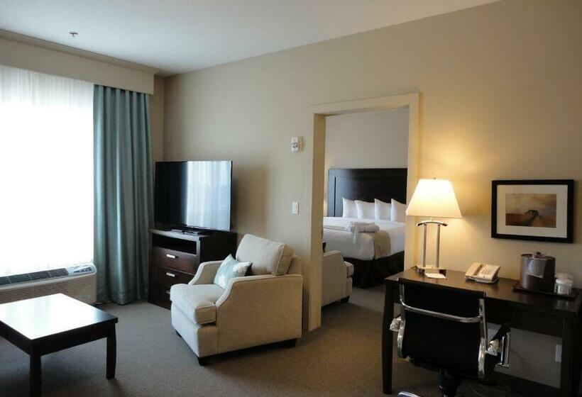 Люкс Кровать Кинг, Ramada By Wyndham Emerald Park/regina East