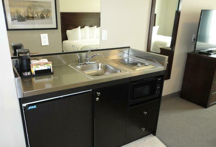 Люкс, Ramada By Wyndham Emerald Park/regina East