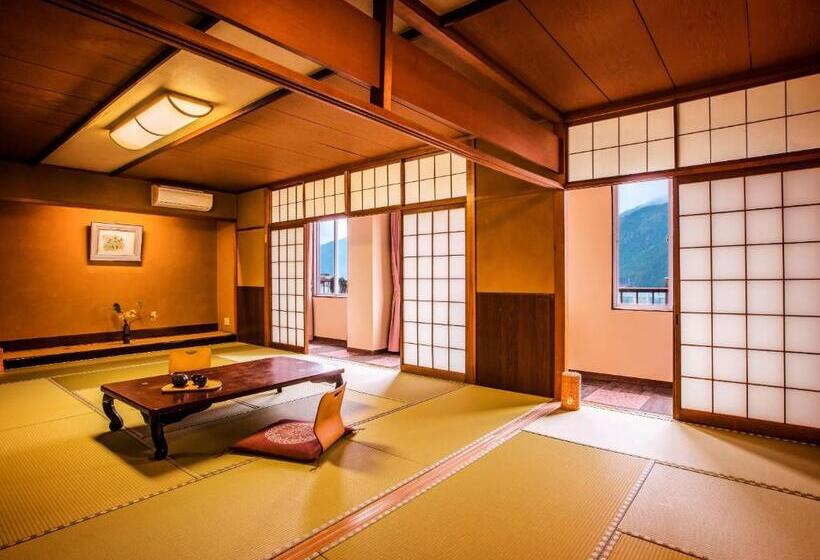 Номер Superior Вид на Город, Ooedo Onsen Monogatari Gero Bekkan