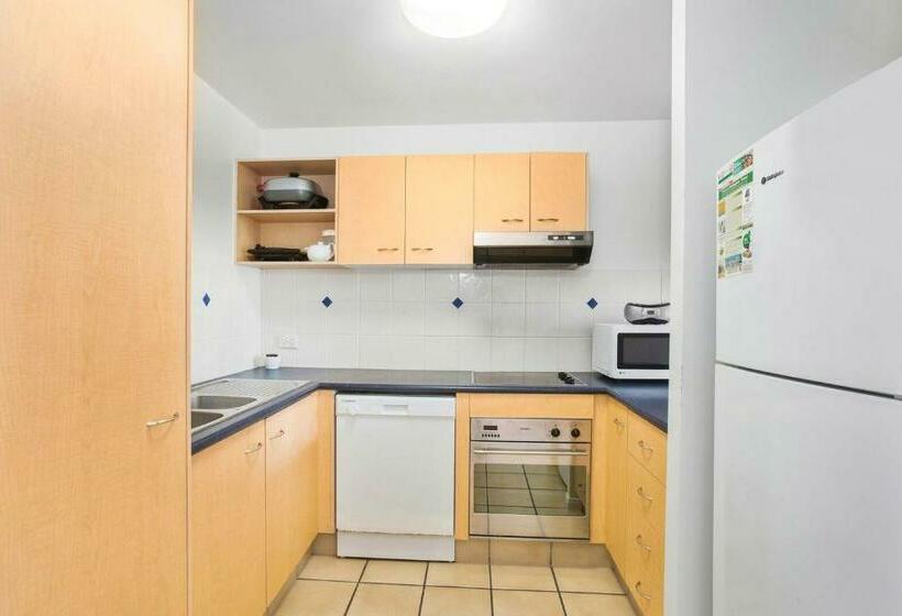 Апартаменты 2 спальни Вид на Сад, Bella Mare Coolangatta Beachside Apartments