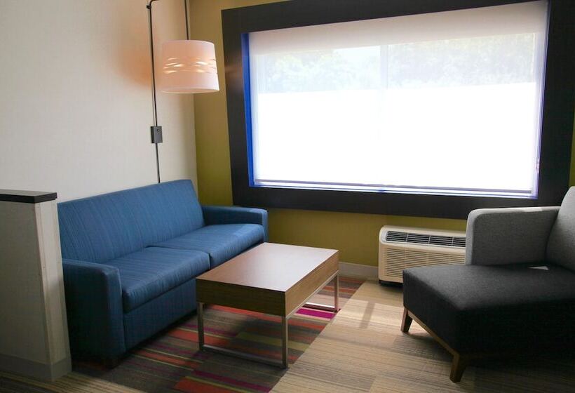 Люкс, Holiday Inn Express & Suites Oswego, An Ihg