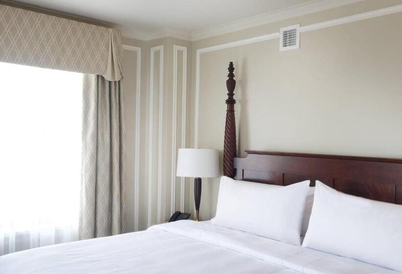 带大床的俱乐部房间, Marriott Syracuse Downtown