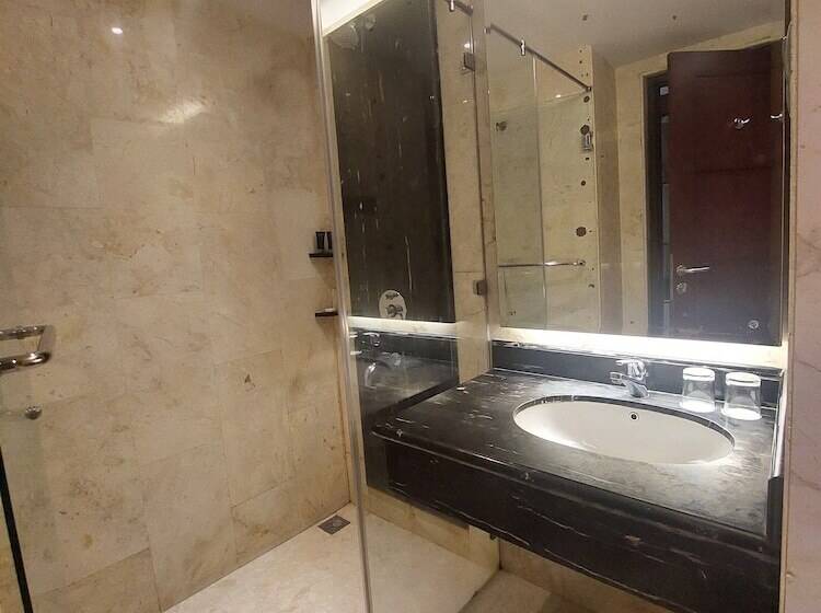 اتاق اجرایی با تخت بزرگ, Grand Qin Hotel Banjarbaru Syariah