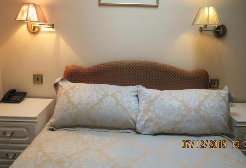 Номер Стандарт, Hunters Lodge Guest House
