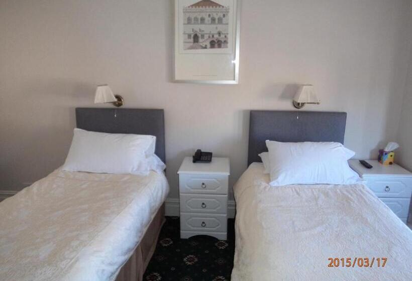 Номер Стандарт, Hunters Lodge Guest House