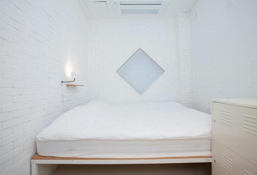 Номер Стандарт Четырехместный Совместный Санузел, Mir Guesthouse