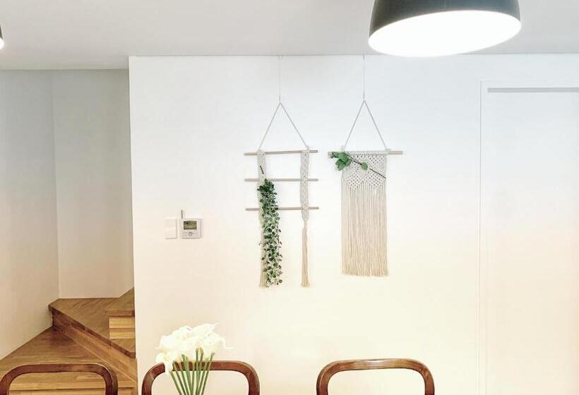 Апартаменты 3 Спальни, Mir Guesthouse