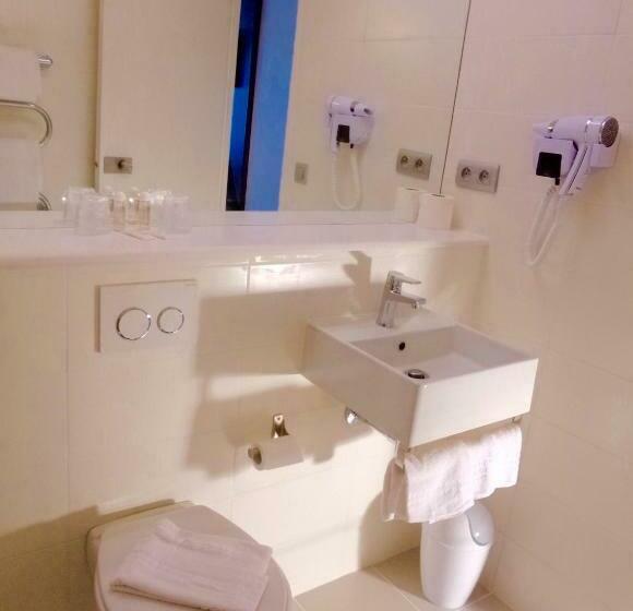 Номер Стандарт, Hôtel Pavillon Des Gâtines