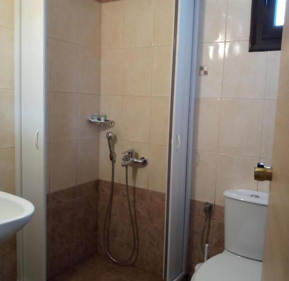 Номер Стандарт Трехместный, Prigipikon Suites And Sofites