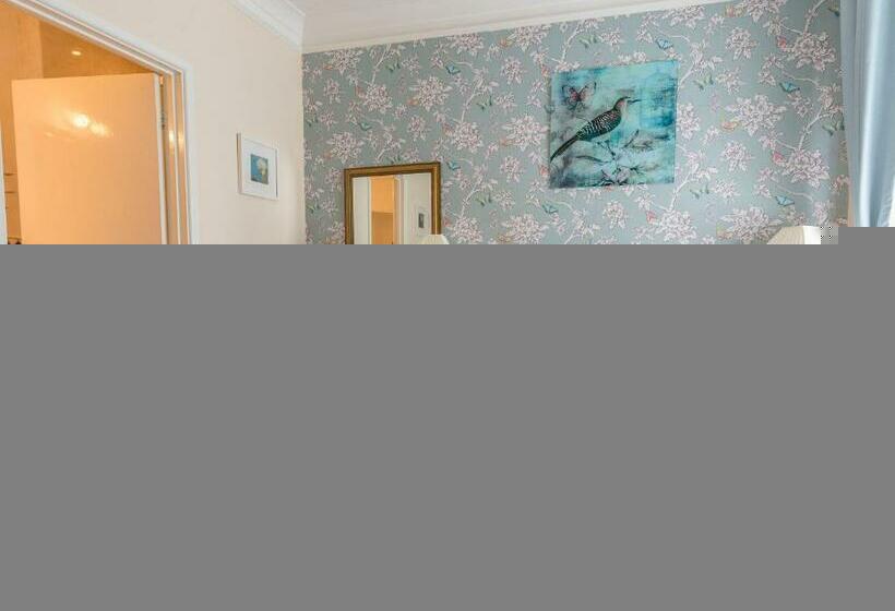 Номер Стандарт Вид на Реку, Dolphin Guest House