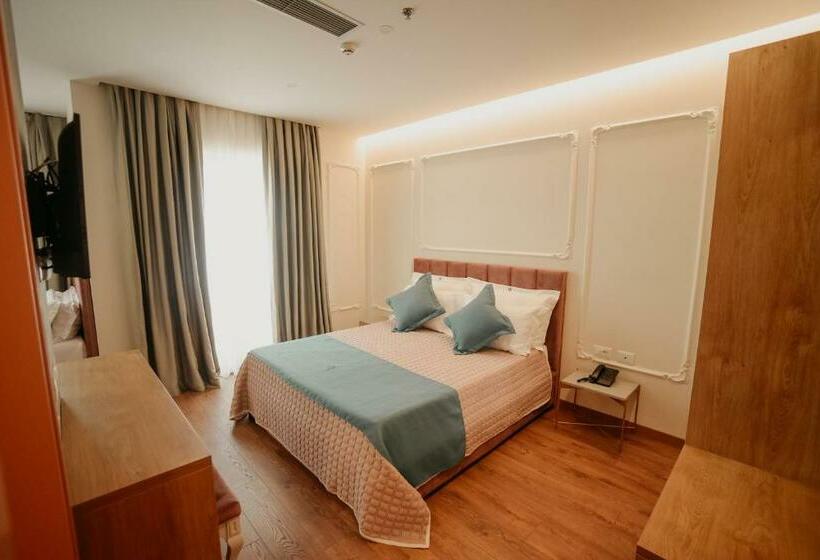 家庭间, Martiness Hotel Durres