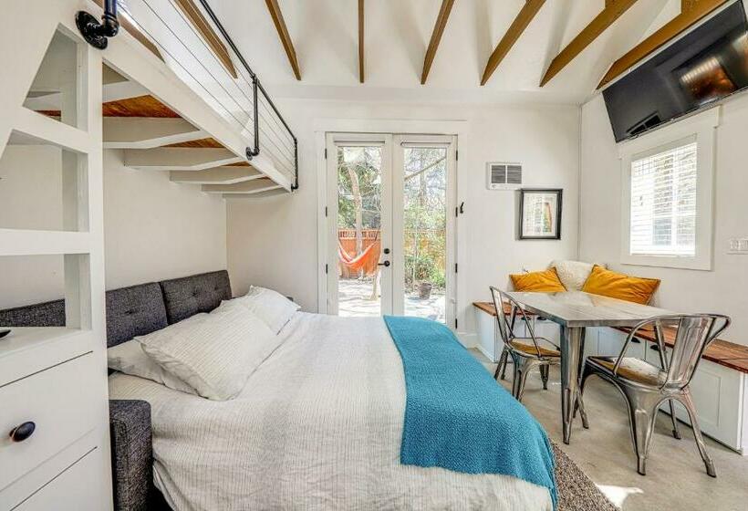 استودیوی استاندارد, Pueblo Street Tiny Home