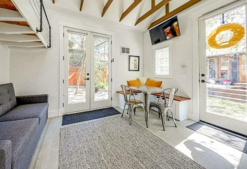 استودیوی استاندارد, Pueblo Street Tiny Home