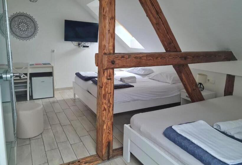 اتاق استاندارد سه نفره, Azurs Ljubljana