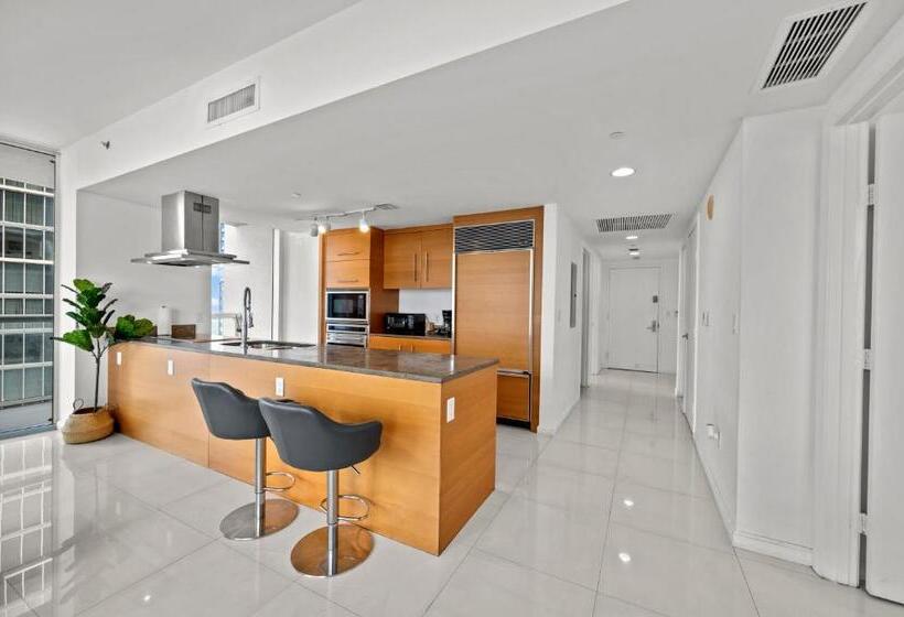 침실 1개 풀장 전망 아파트, W Icon Brickell  Luxury 2br Highrise Corner Condo