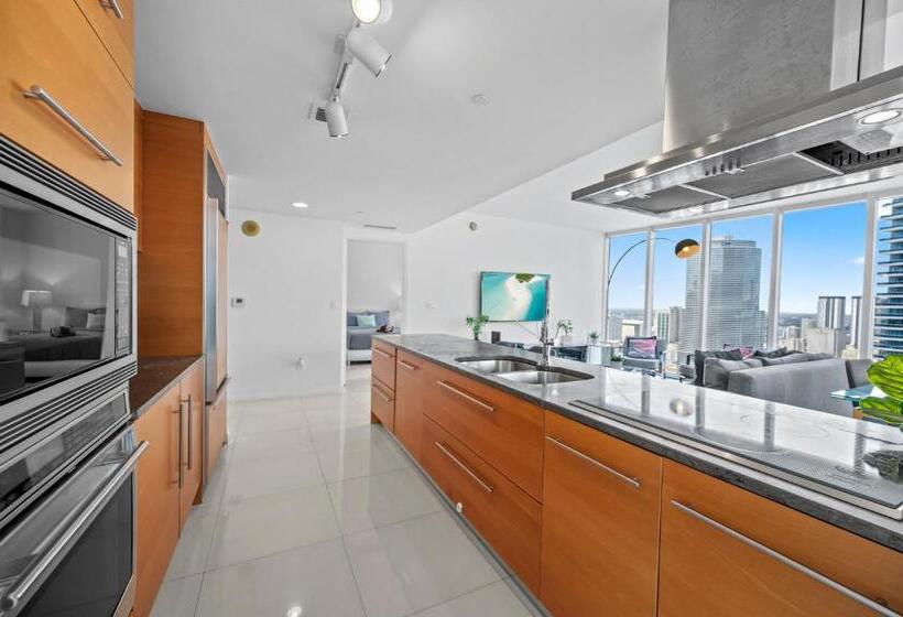 침실 1개 풀장 전망 아파트, W Icon Brickell  Luxury 2br Highrise Corner Condo