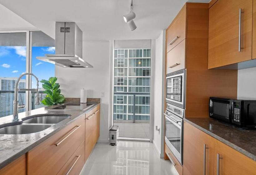 침실 1개 풀장 전망 아파트, W Icon Brickell  Luxury 2br Highrise Corner Condo