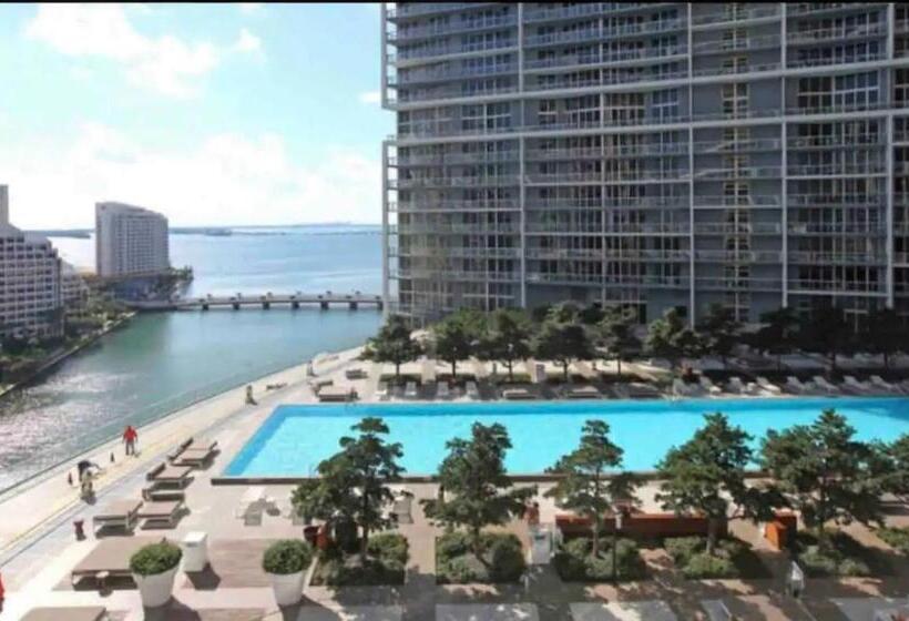 침실 1개 풀장 전망 아파트, W Icon Brickell  Luxury 2br Highrise Corner Condo