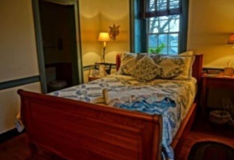 スタンダードルーム, Brownstone Colonial Inn