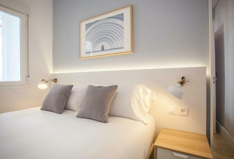 آپارتمان 2 خوابه با بالکن, Apartment In Malasaña