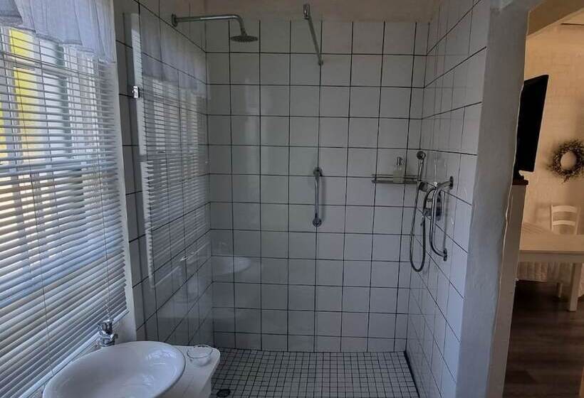 Номер Стандарт, Rietjiesbos Self Catering