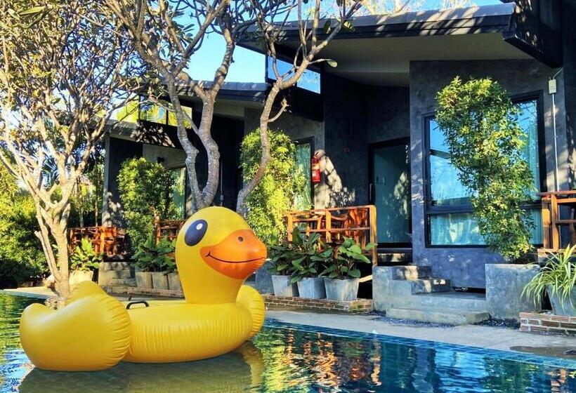 Номер Deluxe Вид на Бассейн, Family House Zen Boutique Resort